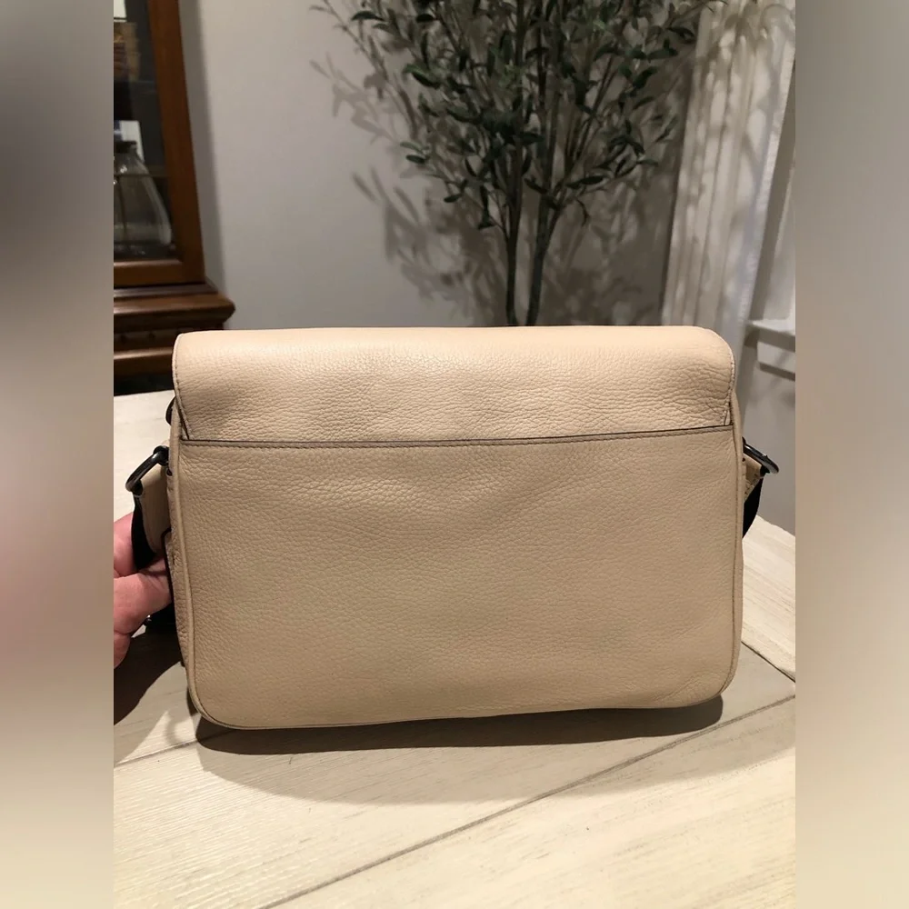 Coach X Jean Michel Basquiat Track Crossbody Pebble Leather C5425 Cream Black - Picture 2 of 16